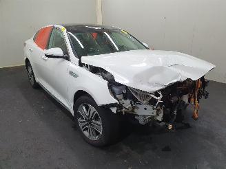 Salvage car Kia Optima 2.0 GDI PHEV B.DYN.L 2018/4