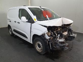 Salvage car Opel Combo 1.6D L1H1 Edition 2018/10