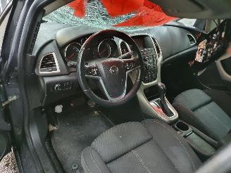 Opel Astra J 1.4 Turbo Sport picture 4