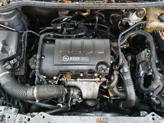 Opel Astra J 1.4 Turbo Sport picture 18