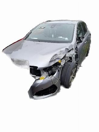 Damaged car Peugeot 308 GT Line 2020/1