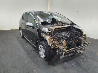 Salvage car Peugeot 3008 2.0 HDIF HYBRID4 2013/1