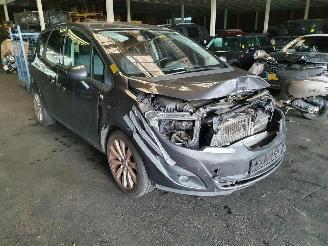 Salvage car Opel Meriva 1.4 Turbo Cosmo 2012/6