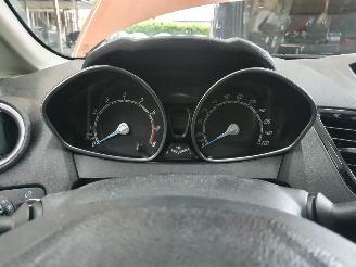 Ford Fiesta 1.0 Titanium picture 17