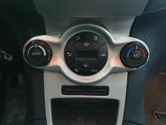 Ford Fiesta 1.25 Titanium picture 15