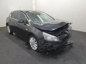Damaged car Opel Astra J 1.4 Turbo Cosmo 2013/1