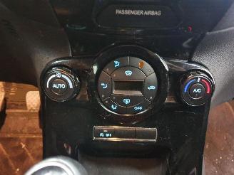 Ford Fiesta 1.0 EcoBoost Titanium picture 10