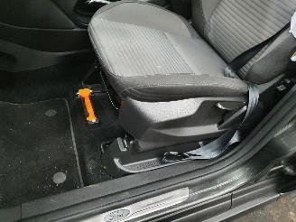 Ford C-Max 1.0 Ecoboost Titanium picture 31