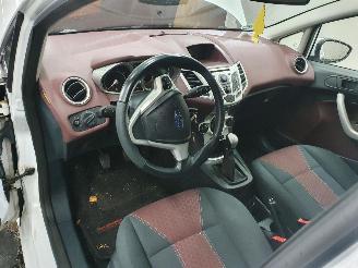 Ford Fiesta 1.4 Ghia picture 15