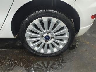 Ford Fiesta 1.4 Ghia picture 13
