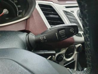 Ford Fiesta 1.4 Ghia picture 7