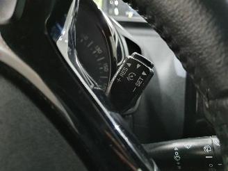 Peugeot 108 1.0 e-VTi Envy picture 12