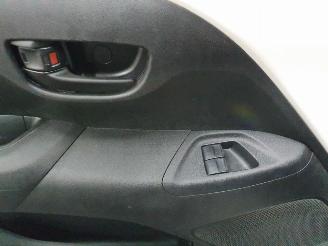 Peugeot 108 1.0 e-VTi Envy picture 11