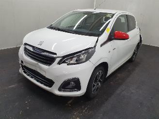 Peugeot 108 1.0 e-VTi Envy picture 3