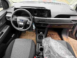 Ford Transit Courier Van Trend picture 2