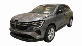 Salvage car Renault Austral TCE 130 E-tech 2022/2
