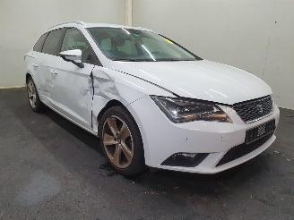 Coche siniestrado Seat Leon 5F8 ST Stylance 2015/10
