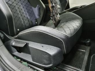 Volkswagen Golf CD1 eTFS R-Line Hybrid picture 14