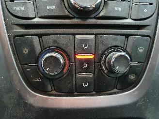 Opel Astra J Edition 1.4 picture 16