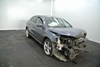 Salvage car Volkswagen Passat  2011/2