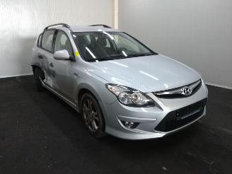disassembly passenger cars Hyundai I-30  2011/5