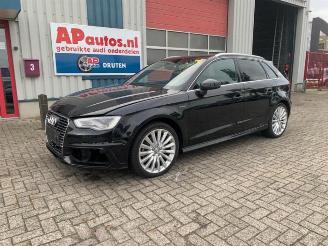 Coche siniestrado Audi A3 A3 Sportback (8VA/8VF), Hatchback 5-drs, 2012 / 2020 1.4 TFSI 16V e-tron 2015/10