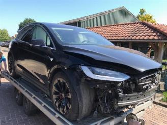 Salvage car Tesla Model X  2017/1