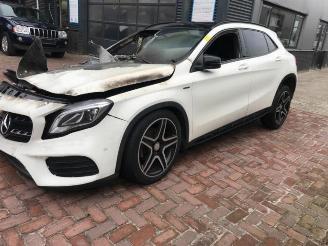  Mercedes GLA  2017