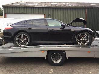  Porsche Panamera  2011