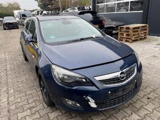 Opel Astra Astra J (PC6/PD6/PE6/PF6), Hatchback 5-drs, 2009 / 2015 1.4 Turbo 16V picture 2
