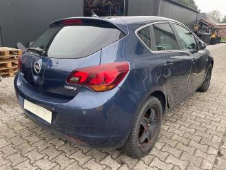 Opel Astra Astra J (PC6/PD6/PE6/PF6), Hatchback 5-drs, 2009 / 2015 1.4 Turbo 16V picture 3
