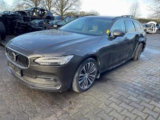 Coche siniestrado Volvo V-90 V90 II (PW), Combi, 2016 2.0 B4 16V Mild Hybrid 2021/11