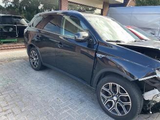 Mitsubishi Outlander Outlander (GF/GG), SUV, 2012 / 2022 2.0 16V PHEV 4x4 picture 2