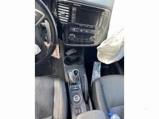 Mitsubishi Outlander Outlander (GF/GG), SUV, 2012 / 2022 2.0 16V PHEV 4x4 picture 6