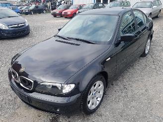 Damaged car BMW 3-serie E46 Zwart 475 Onderdelen Deur Bumper 2002/3