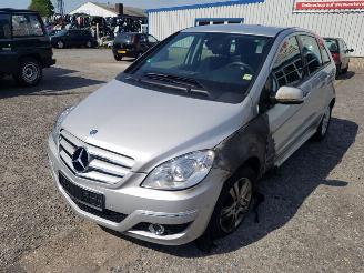 Damaged car Mercedes B-klasse W245 Zilver 761 Onderdelen Deur Achterklep 2008/11