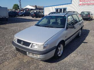 Uttjänta bilar auto Volkswagen Passat 35I Zilver LB7Z Onderdelen Bumper Deur 1996/5