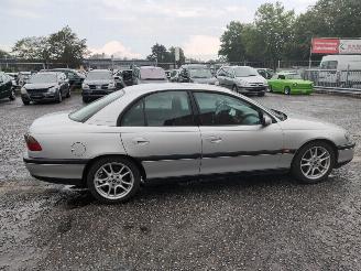 Opel Omega 2.5 Zilver 147 voor Onderdelen picture 5