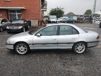 Opel Omega 2.5 Zilver 147 voor Onderdelen picture 4