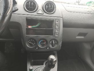 Ford Fiesta 1.4 Zilver Met. Onderdelen Automaat picture 11