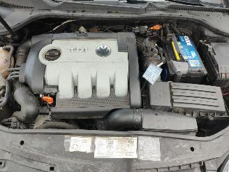 Volkswagen Golf 5 1.9 TDI Zwart LC9Z Onderdelen BLS Motor picture 13