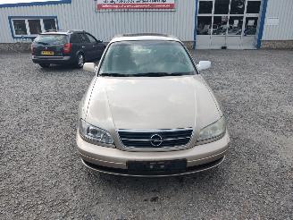 Opel Omega 2.2 16V Beige Z489 Onderdelen Y22XE Motor picture 2