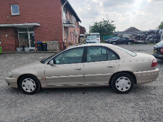 Opel Omega 2.2 16V Beige Z489 Onderdelen Y22XE Motor picture 4