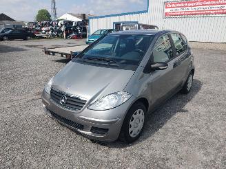 Salvage car Mercedes A-klasse 169 Grijs 748 Onderdelen 266920 Motor 2005/11