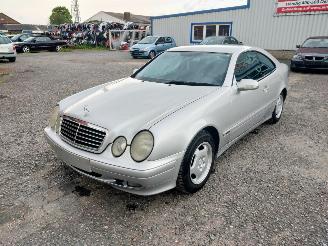 Damaged car Mercedes CLK W208 2.0 Kompressor Silber K744 111956 Motor 2001/2