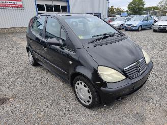 Mercedes A-klasse 170 CDI Onderdelen Zwart 696 668942 Motor picture 3