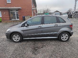 Mercedes B-klasse 160 Grijs 787 Onderdelen 266920 Motor picture 4