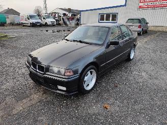 Uttjänta bilar auto BMW 3-serie E36 316i Zwart 181 Onderdelen M40B16 Motor 1992/3