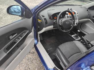 Kia Cee d SW 2.0 CRDi Blau A8 Onderdelen U28J Bak picture 9