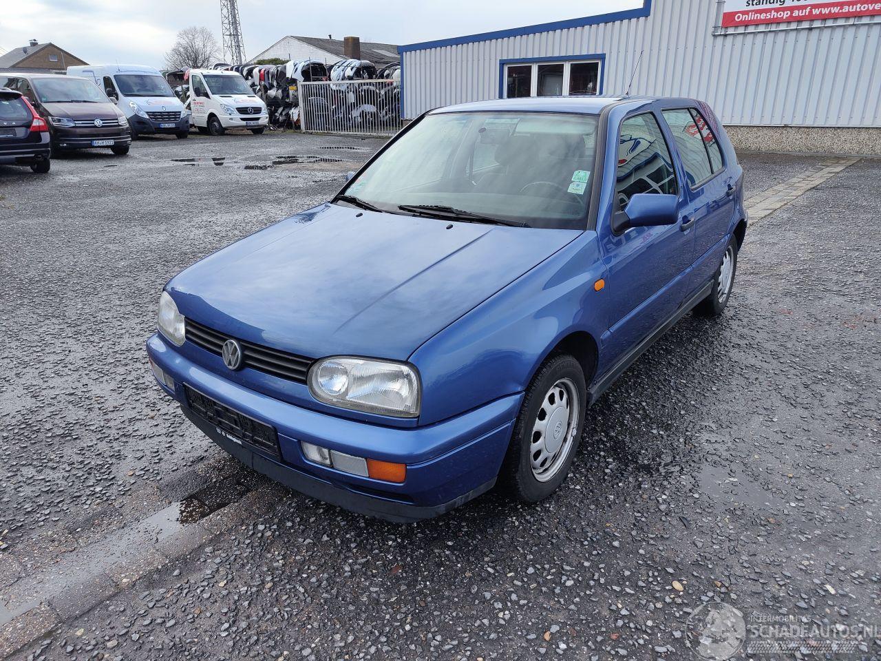 scheuren Wetland dwaas demontage Volkswagen Golf 3 1.8 Blauw LR5V Onderdelen ADZ Motor -  schadeautos.nl